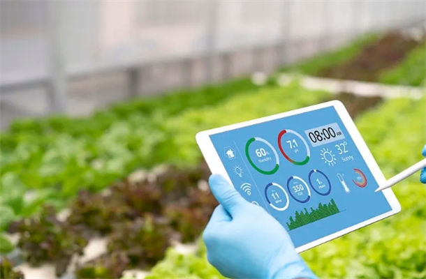 海飛智顯觸摸屏在農(nóng)機智能化應(yīng)用 海飛智顯觸摸屏在農(nóng)機智能化應(yīng)用